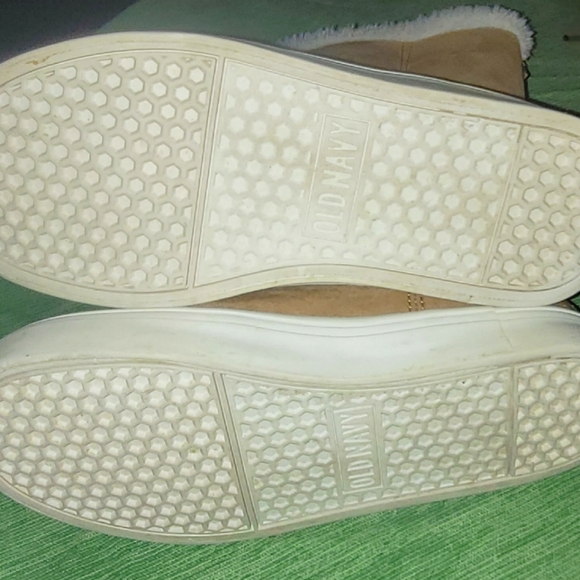Old Navy girls sz. 13 boots, tan boots girls 13, fur lined girls nubuck boots 13 - Picture 10 of 11